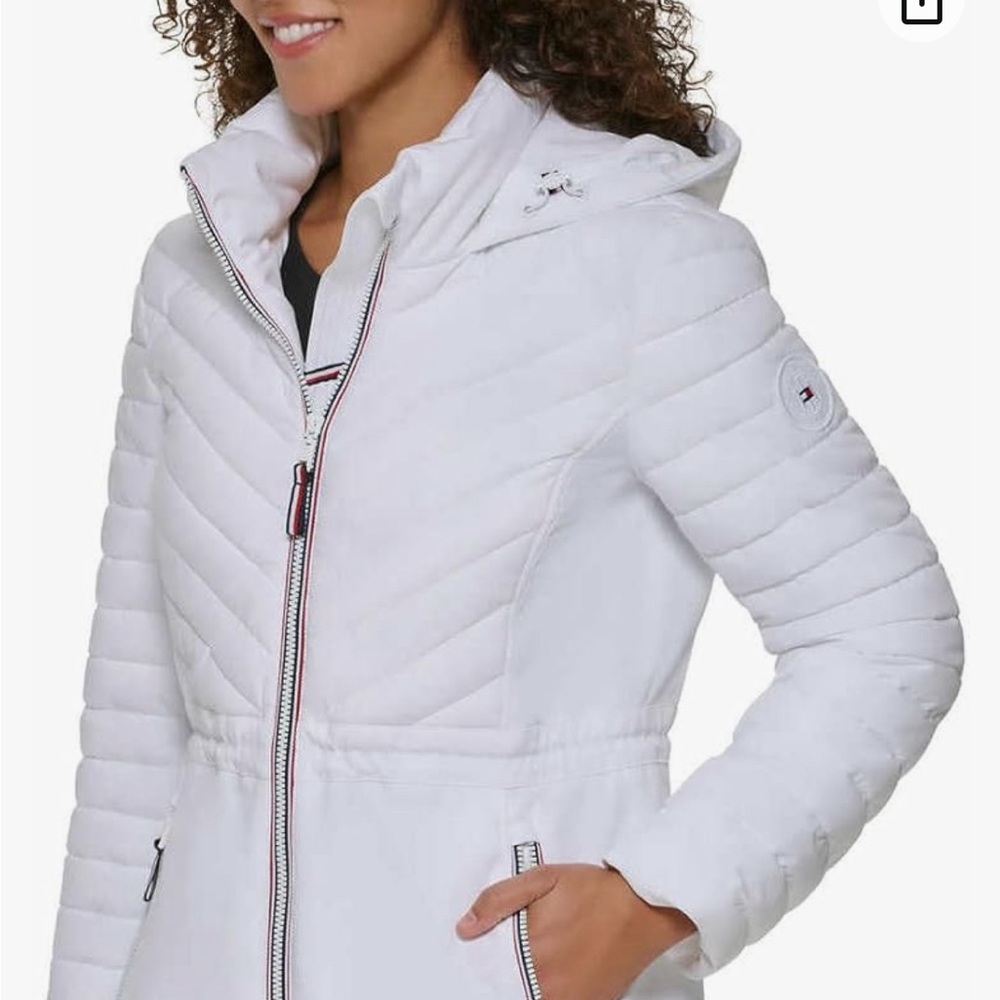 Tommy Hilfiger Women's Puffer jacket. White. Size Medium. BRAND NEW!!!!!!